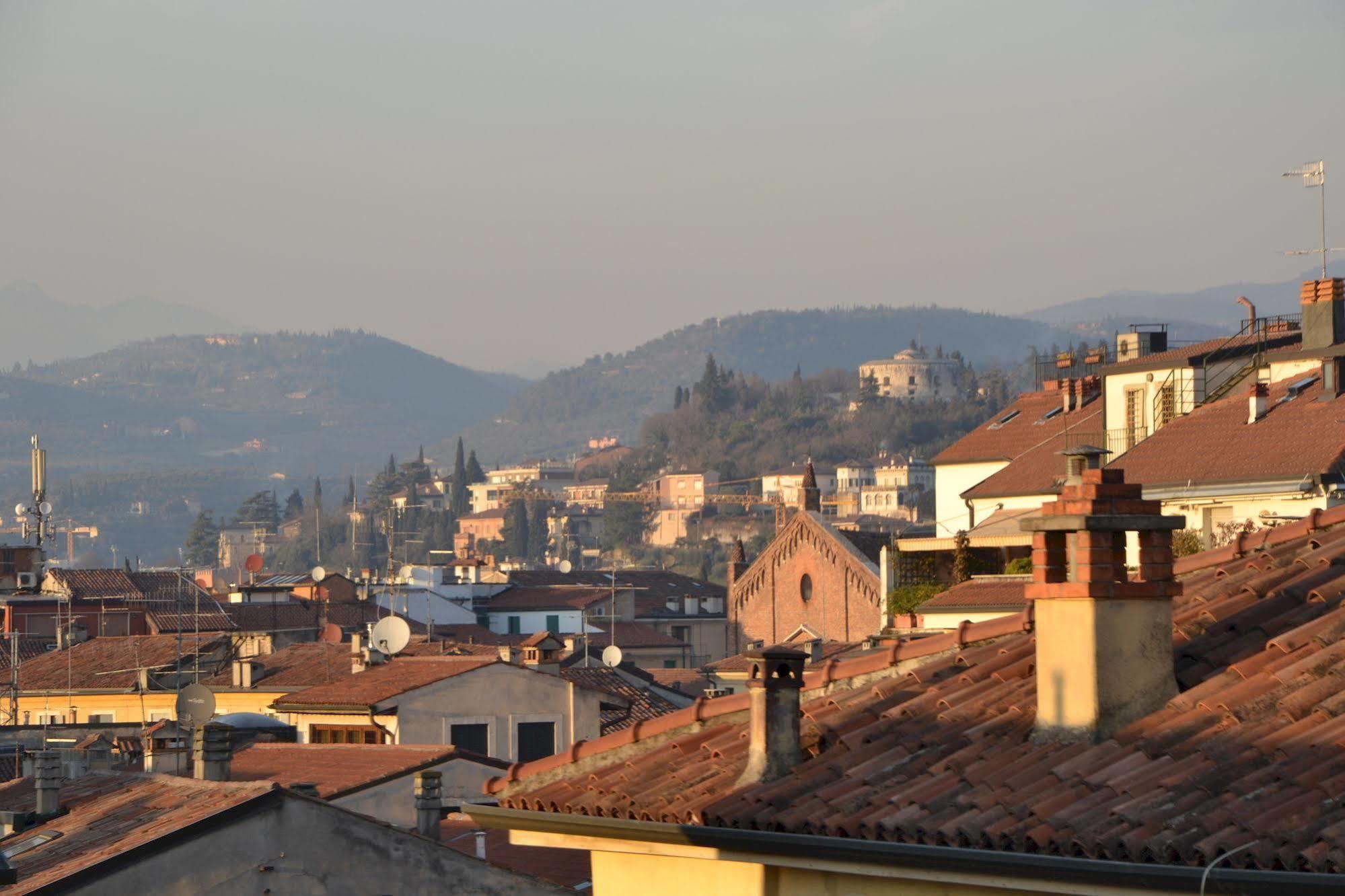 All'Opera Prima Bed & Breakfast Verona Exterior photo